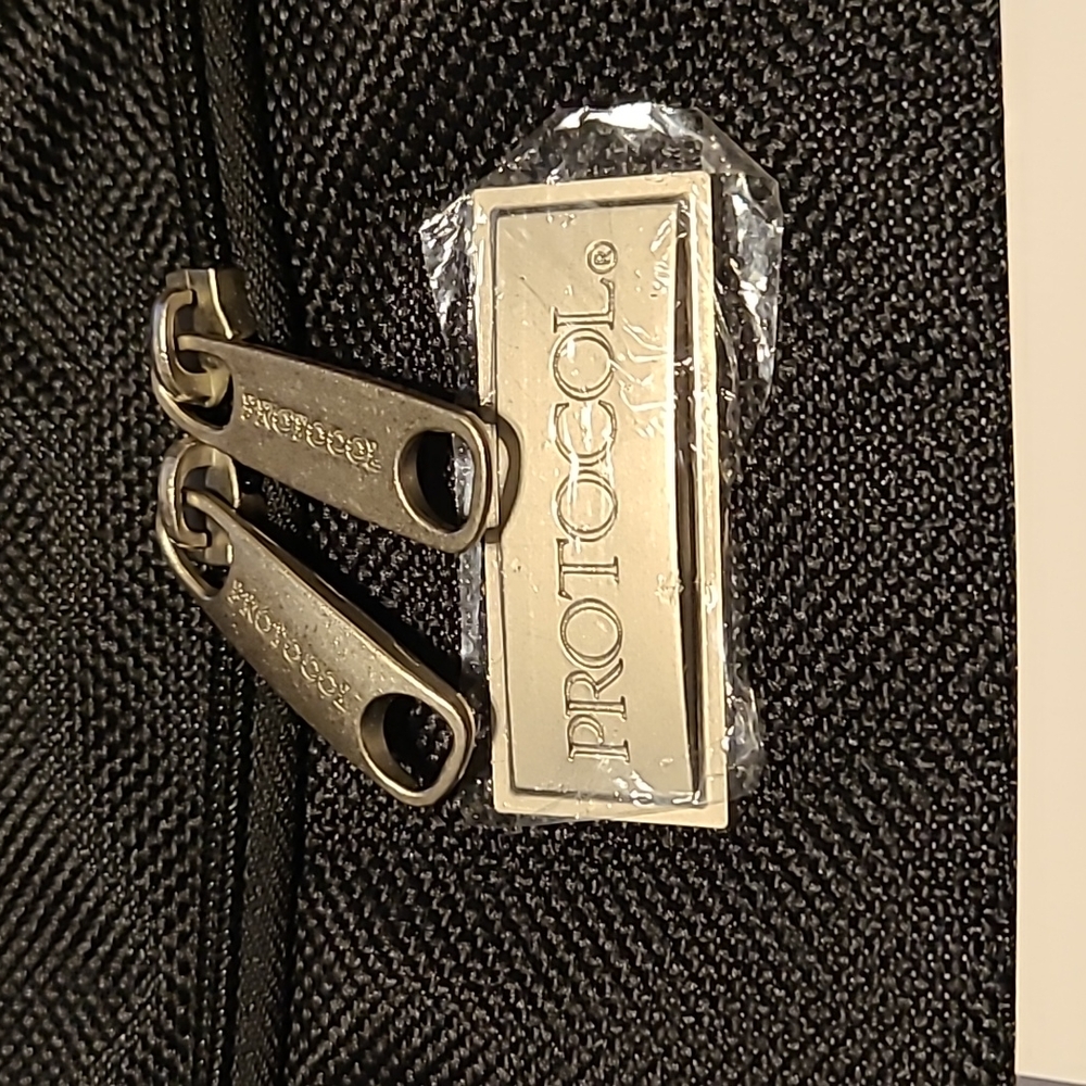 PROTOCOL BRAND 19" BLACK TOTE CARRY ON COMPUTER LAPTOP BAG - Picture 5 of 11